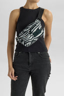 DarlaMBG Rumpetaske, Monochrome