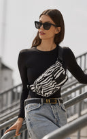 DarlaMBG Rumpetaske, Monochrome