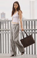 SayaMBG Jobbveske, Suede