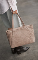 SayaMBG Jobbveske, Flette