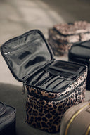 TreasureMBG Toalettmappe, Recycled - Forhåndsbestilling