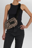 DarlaMBG Leopard Crossbody Veske, Monochrome
