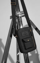 DarlaMBG Tall Crossbody Veske, Monochrome, Gold